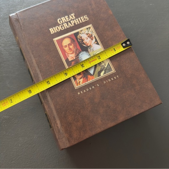 Reader's Digest Great Biographies V. 14 P. T. Barnum Adolf Hitler & More Book - Picture 14 of 15